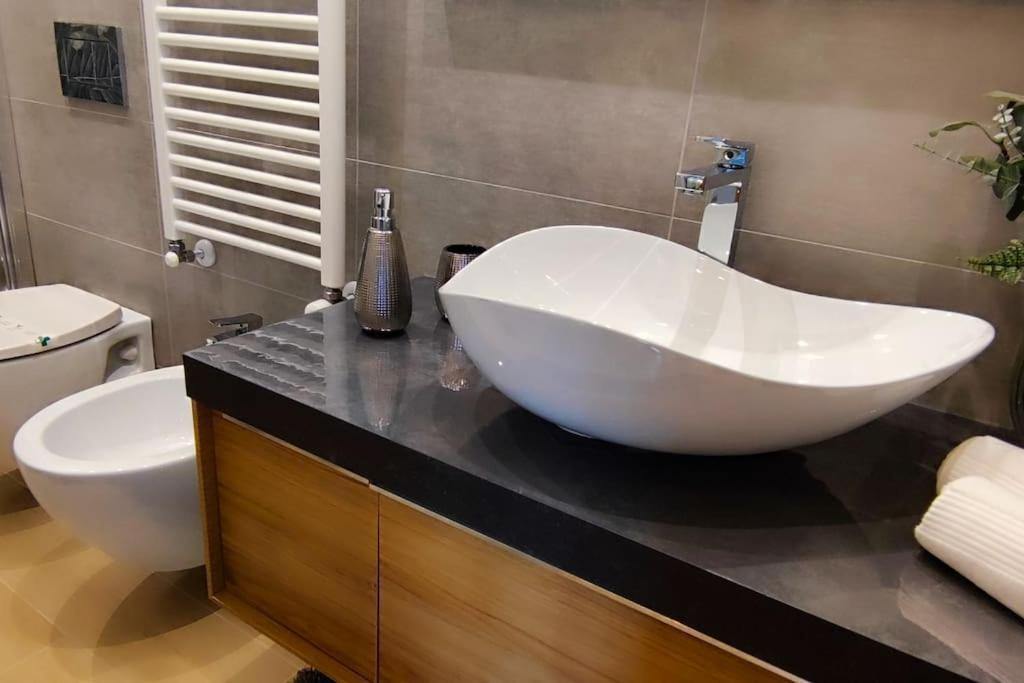 Casa Relax - 500 Mt. Dal Centro Lägenhet Turin Exteriör bild