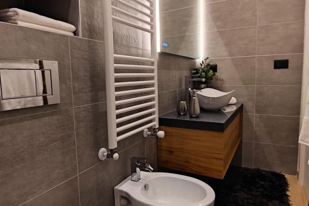 Casa Relax - 500 Mt. Dal Centro Lägenhet Turin Exteriör bild